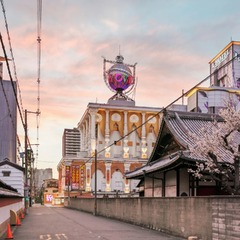 大阪で１９６８年に開業した「ホテル・ラブ」。現代のラブホテルの先駆けの一つ。