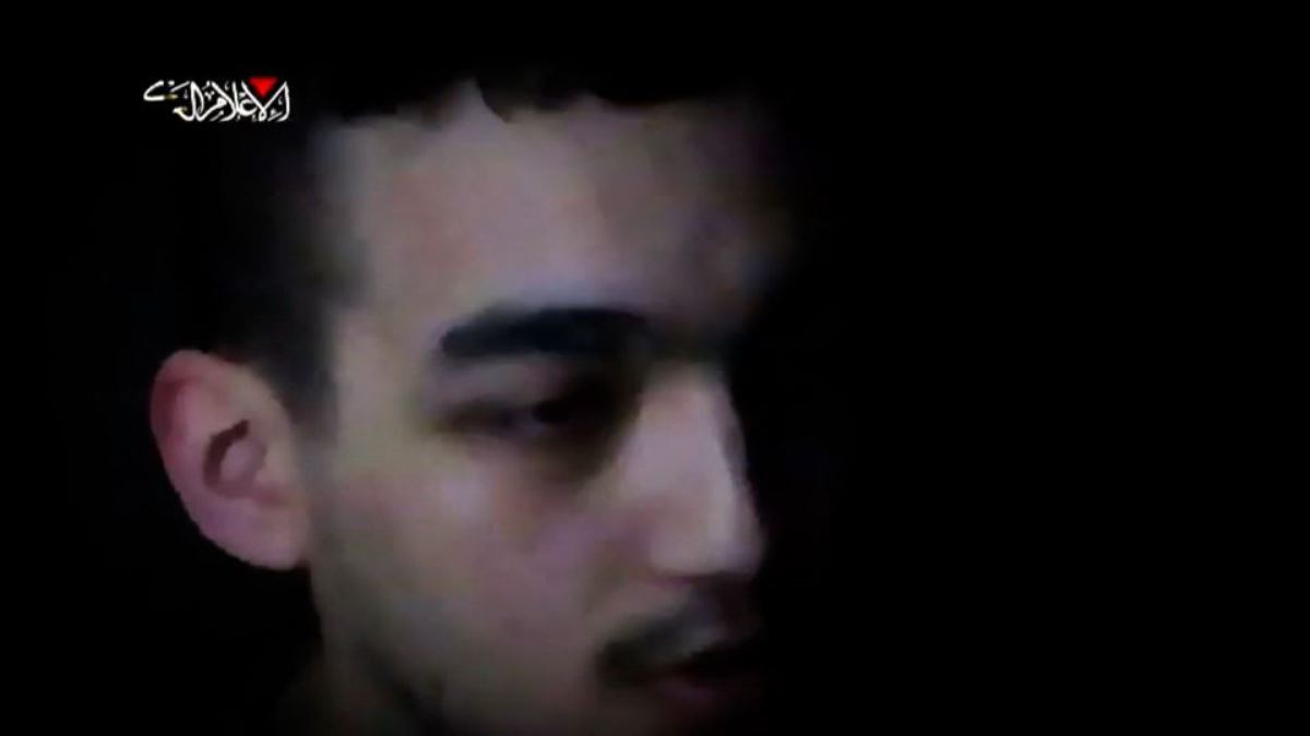 ハマスが公開したエダン・アレクサンダーさん動画の一コマ/Hamas