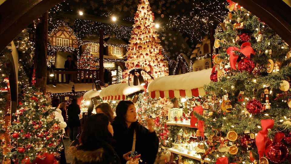 ドイツ・ローテンブルク：毎年開催されるクリスマスマーケット「ライタレスマルクト（Ｒｅｉｔｅｒｌｅｓｍａｒｋｔ）」が有名。マーケットの名前は冬になると訪れるとされる伝説上の人物にちなんでいる/Joerg Koch/DDP/AFP/Getty Images