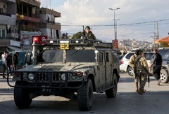 レバノン軍、シリア国境沿いに増援部隊を配備