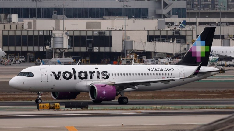 メキシコの航空会社ボラリスの旅客機で、乗客が力ずくで行き先を変更させようとする事件があった/Kevin Carter/Getty Images