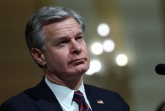 米ＦＢＩ長官、バイデン政権終了後の辞意表明　トランプ氏の交代方針受け