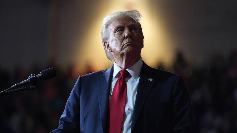 タイム誌の「今年の人」に選ばれたトランプ次期大統領/Evan Vucci/AP