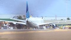 米ハワイ到着の旅客機、車輪格納部から遺体　地元警察が捜査　