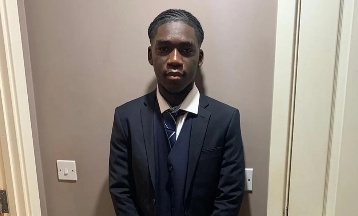 ドバイで禁錮1年を言い渡されたマーカス・ファカナさん(18)=11日/Detained in Dubai/PA