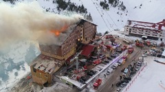 スキーリゾートのホテルで火災、死者７６人　トルコ