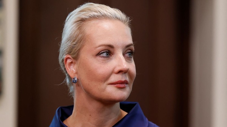 獄中死した反体制派指導者アレクセイ・ナワリヌイ氏の妻ユリア・ナワルナヤ氏＝２０２４年９月/Blair Gable/Reuters