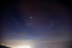 七つの惑星が夜空に並ぶ「惑星直列」、観察は金星が頼り