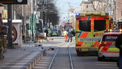群衆に車突っ込み２人死亡、１１人負傷　独マンハイム
