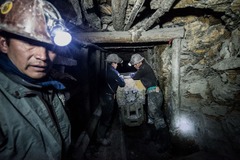 「人食い山」、世界で唯一合法的にダイナマイトを買える町　ボリビア