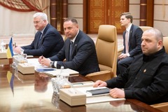 ウクライナ、米国との協議は「建設的」に始まる