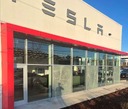 全米でテスラ狙いの破壊行為や抗議運動、マスク氏批判の矛先に