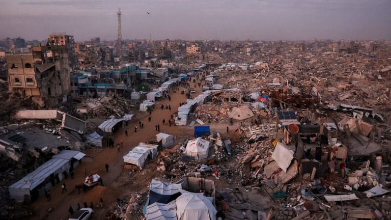 攻撃を受けたパレスチナ自治区ガザ地区/Qattaa/AFP via Getty Images