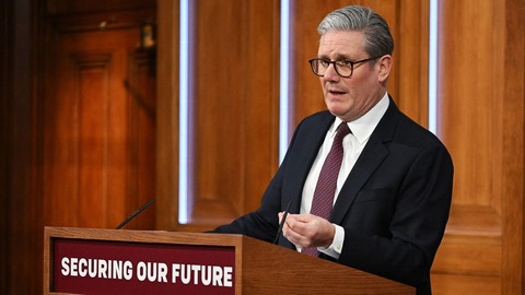 英首相、ウクライナ支援有志の首脳級会合を開催