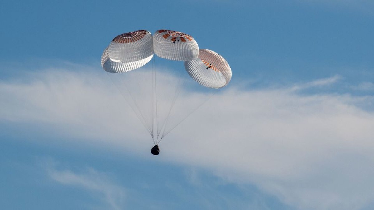 米スペースXの宇宙船が地球に帰還した/Keegan Barber/NASA