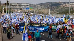 イスラエル国会前で大規模デモ　首相へ憤り噴出、戦闘再開で深まる分断