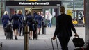 英ヒースロー空港、通常業務再開　大規模停電による混乱の翌日