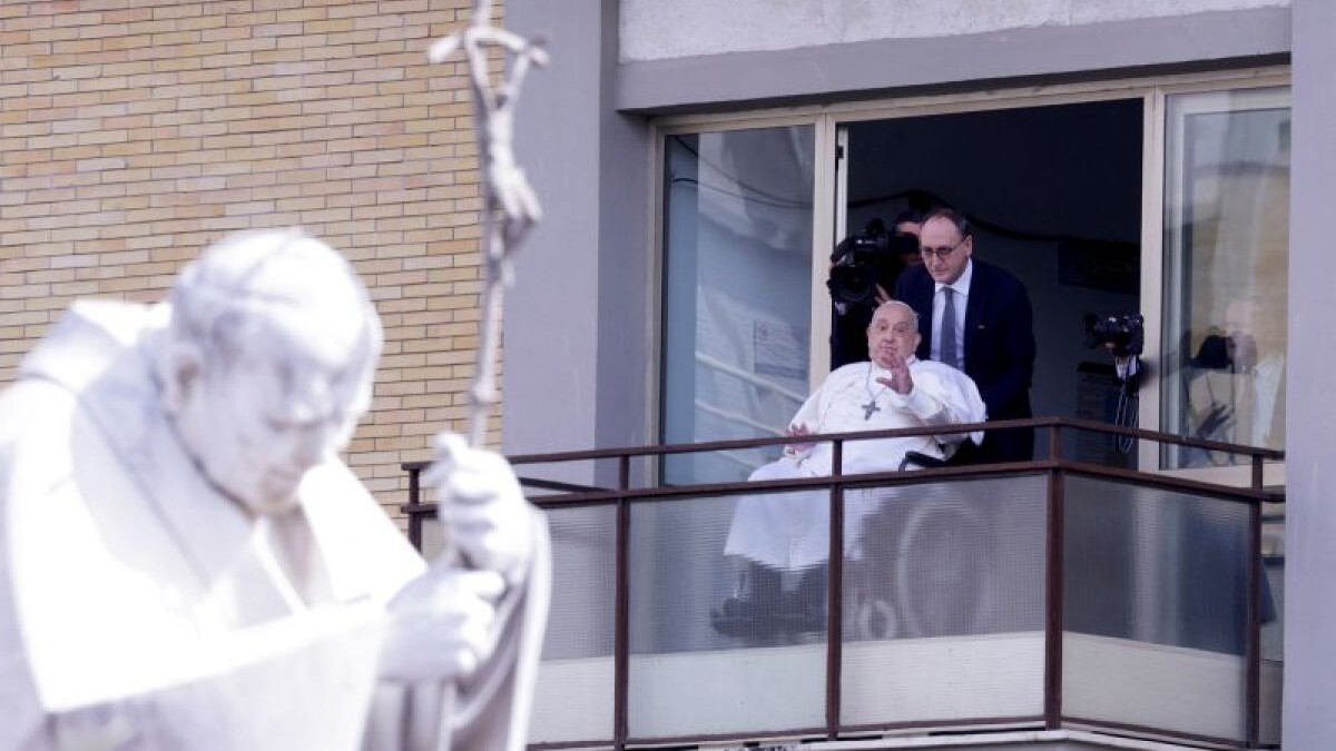 死が近かったフランシスコ教皇、一時は治療中止も検討　主治医が明かす