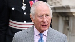 英チャールズ国王、がん治療の副作用で公務キャンセル