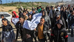 ガザ空爆で１０人死亡　イスラエル首相、ハマスへの圧力「効いている」