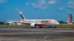 ジェットスター機、インド洋上空で引き返す　乗客が機体のドア開けようとしたため