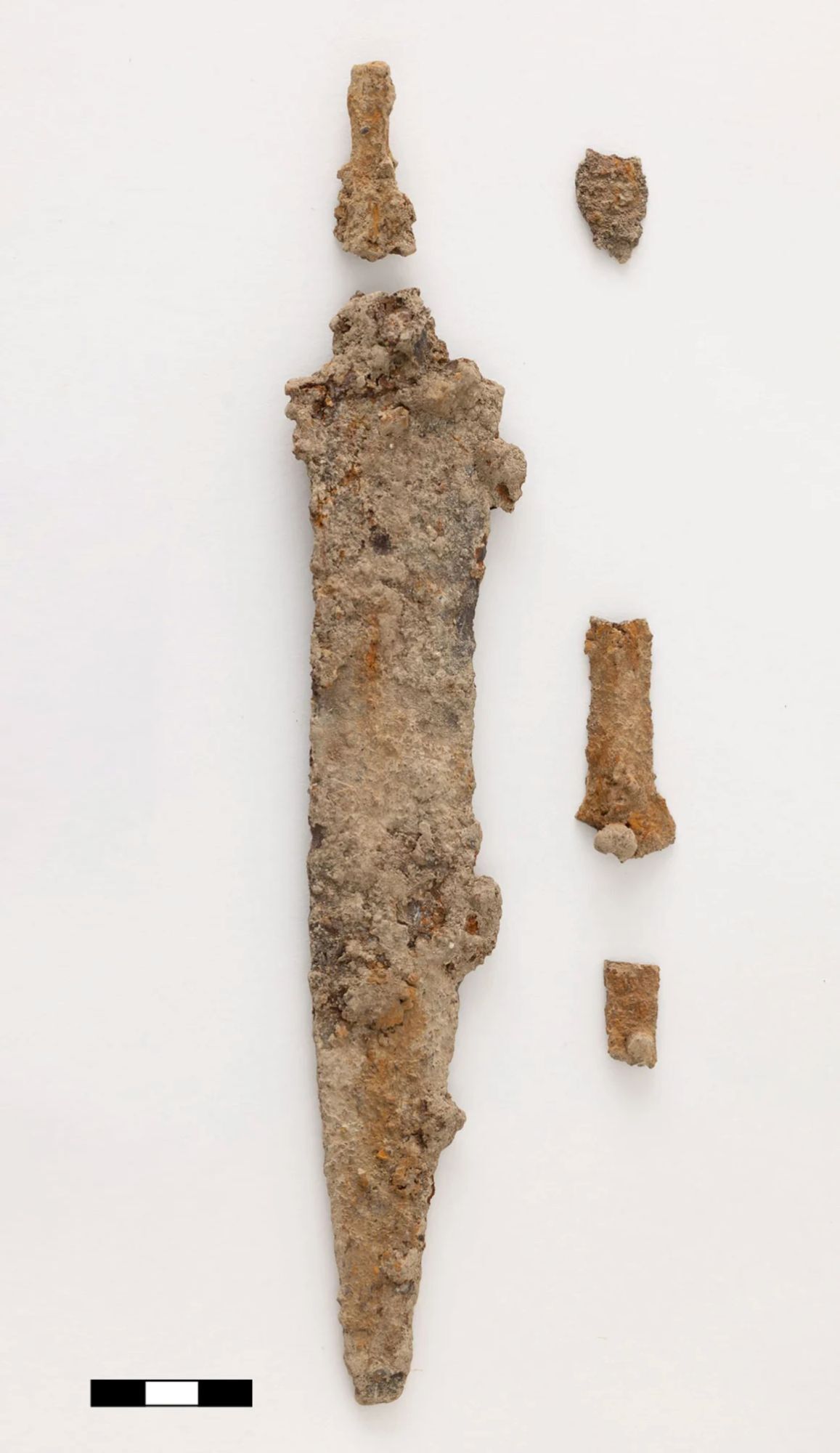 短剣は集団墓地から出土した数少ない遺物の一つ/Urban Archeology Vienna