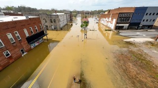 米ケンタッキー州で、スクールバスを目指していた少年が洪水に流され死亡した