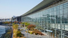 ４位の仁川国際空港（韓国）は「世界最高の空港スタッフ」賞にも選ばれている