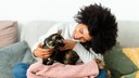 ペット飼育は結婚と同じくらいの幸福度をもたらす可能性　新研究
