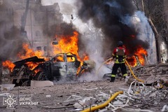 ウクライナ北東部にミサイル攻撃、３４人死亡　国際社会から非難の声
