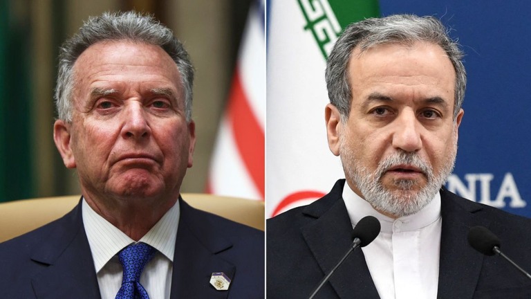 米国のウィトコフ中東担当特使（左）とイランのアラグチ外相/AP/Getty Images