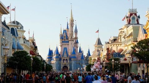 米ディズニー元従業員に禁錮３年、不正アクセスでメニュー改ざん　アレルギー情報書き換え