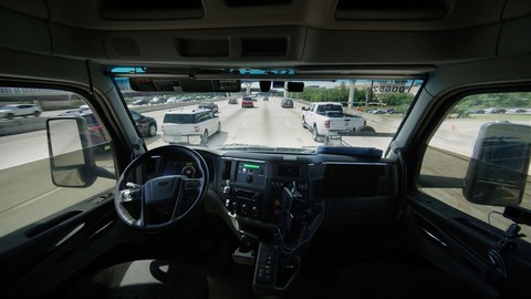 運転手のいない自動運転トラック実用化、荷物輸送の長距離ルートに導入　米テキサス州