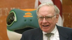 自動車保険会社「ＧＥＩＣＯ」の式典に出席するバフェット氏＝２００４年、ニュージャージー州トレントン