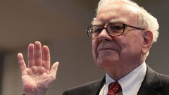 金融危機調査委員会で証言するために宣誓するバフェット氏＝２０１０年