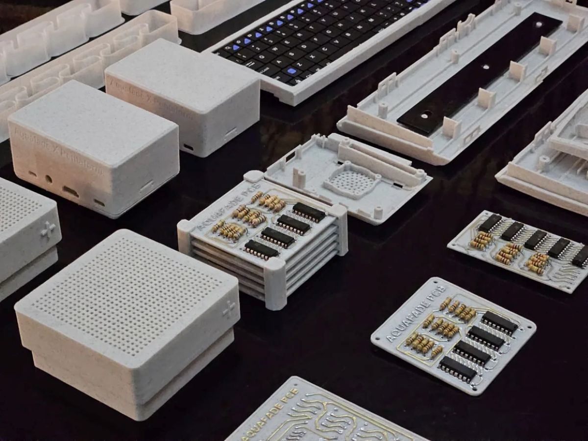今後販売予定のアクアフェードを使用したミニPCの筐体/Aquafade