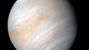 旧ソ連時代の金星探査機、間もなく大気圏突入　地上に落下の可能性も