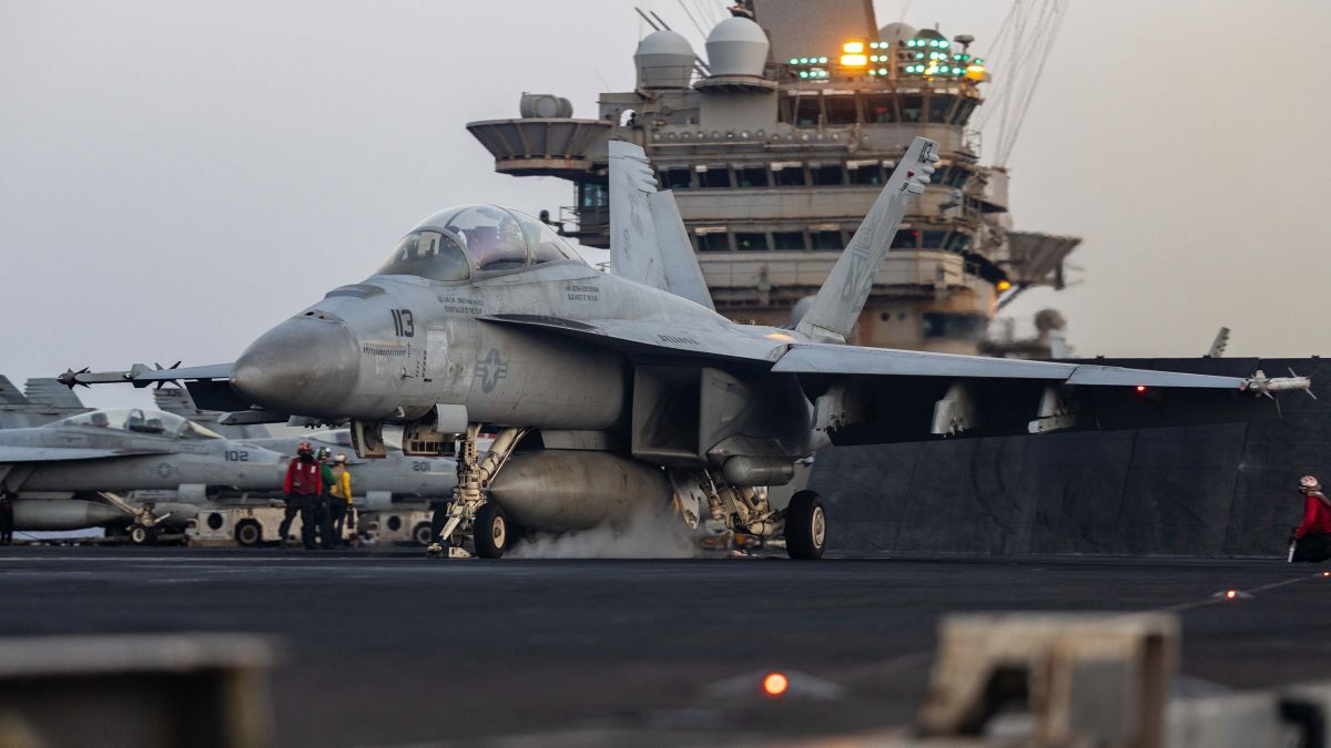 米空母トルーマン、またＦ／Ａ１８戦闘機を失う　１週間で２機目
