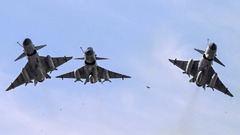 兵器開発に多額を投じる中国、印パ紛争は初の大きな試練か