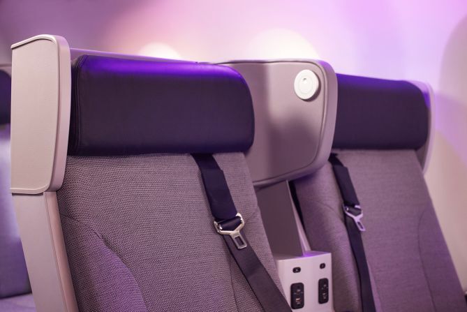 「プレミアム・エコノミー」。 新しい座席には読書灯とプライバシーウィングが備わっている/Air New Zealand