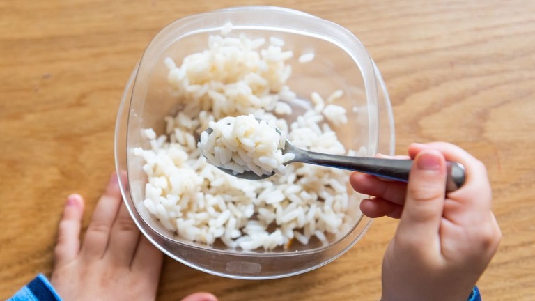 子どもも口にする市販の米から危険な水準の重金属が検出されたとの報告が上がった/Juanmonino/iStockphoto/Getty Images