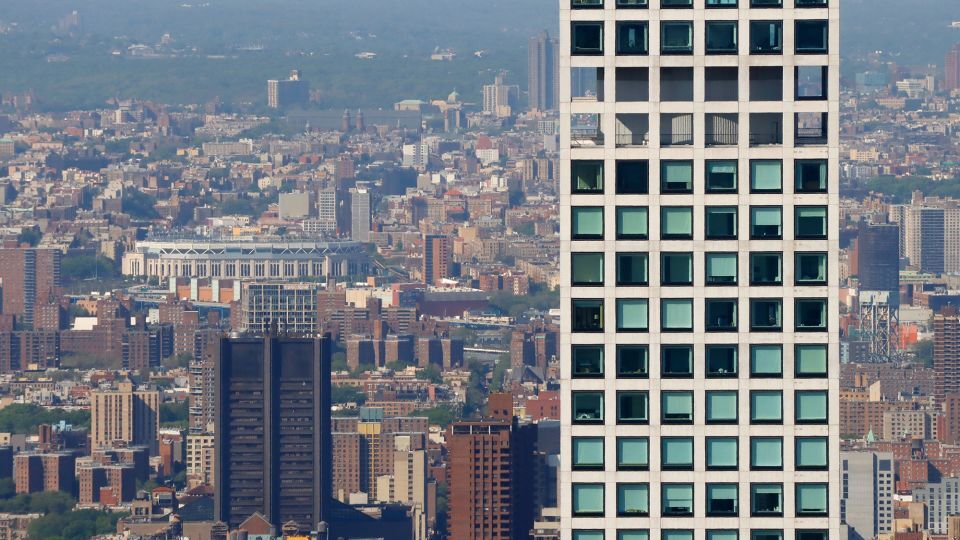 ２０１５年に完成した当該のマンションは、２０年まで世界一高い居住用建築物だった/Gary Hershorn/Corbis/Getty Images