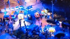 群衆に車が突っ込む、１３人負傷　バルセロナ対エスパニョールの競技場前