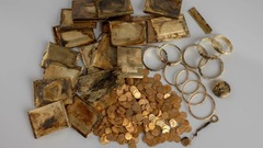 山中に隠された謎の「財宝」を発見、金貨５９８枚に金のブレスレットも　チェコ