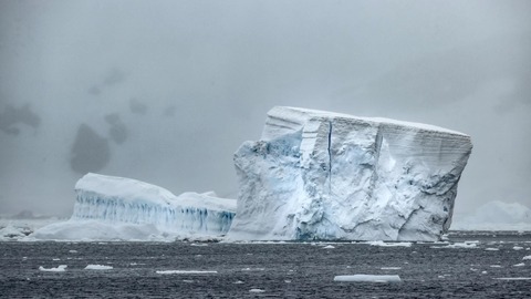 世界の氷床、急激に融解進む　１００年で１メートル海面上昇の恐れ
