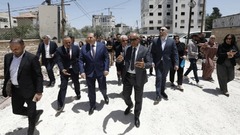 ヨルダン川西岸視察の欧州アラブ代表団にイスラエルが警告射撃、各国が非難