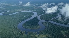 武装集団がアマゾン観光船乗っ取り、全員拉致して銀行口座から送金強要　ペルー