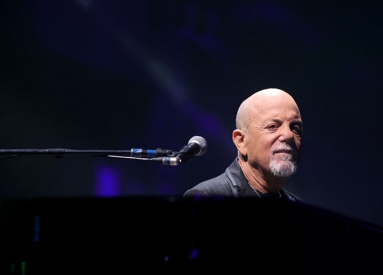 昨年１１月、米ラスベガスで公演するビリー・ジョエルさん/Ethan Miller/Getty Images via CNN Newsource