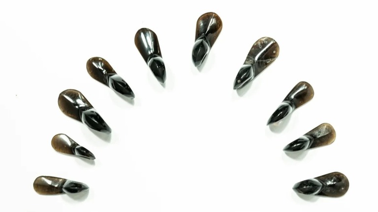 テノチティトランから発見されたアステカのペンダントは、黒曜石を使用して作られた/Mirsa Islas/Courtesy Proyecto Templo Mayor, INAH