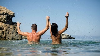 世界のヌーディスト・ビーチ２５選を紹介する